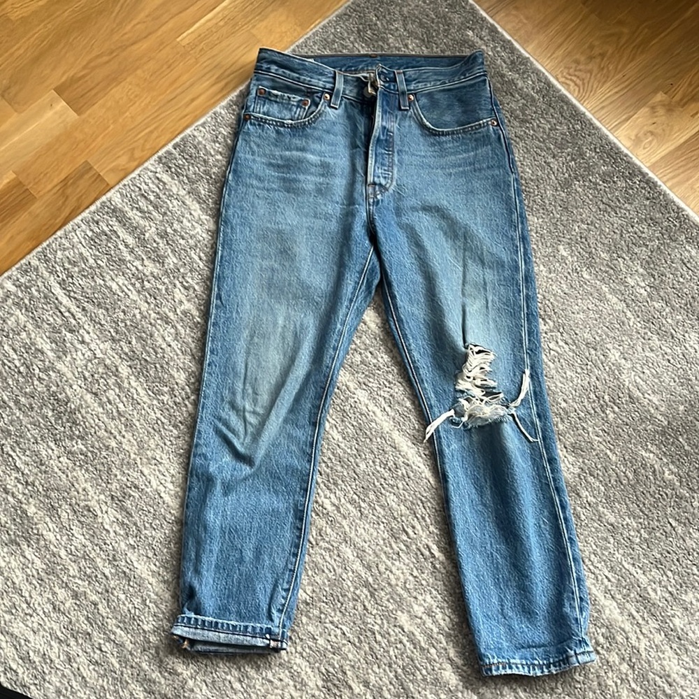 Levi’s 501 crop with rip